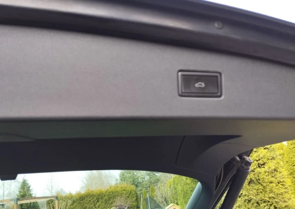 Volkswagen Tiguan cena 123899 przebieg: 138181, rok produkcji 2019 z Barcin małe 277
